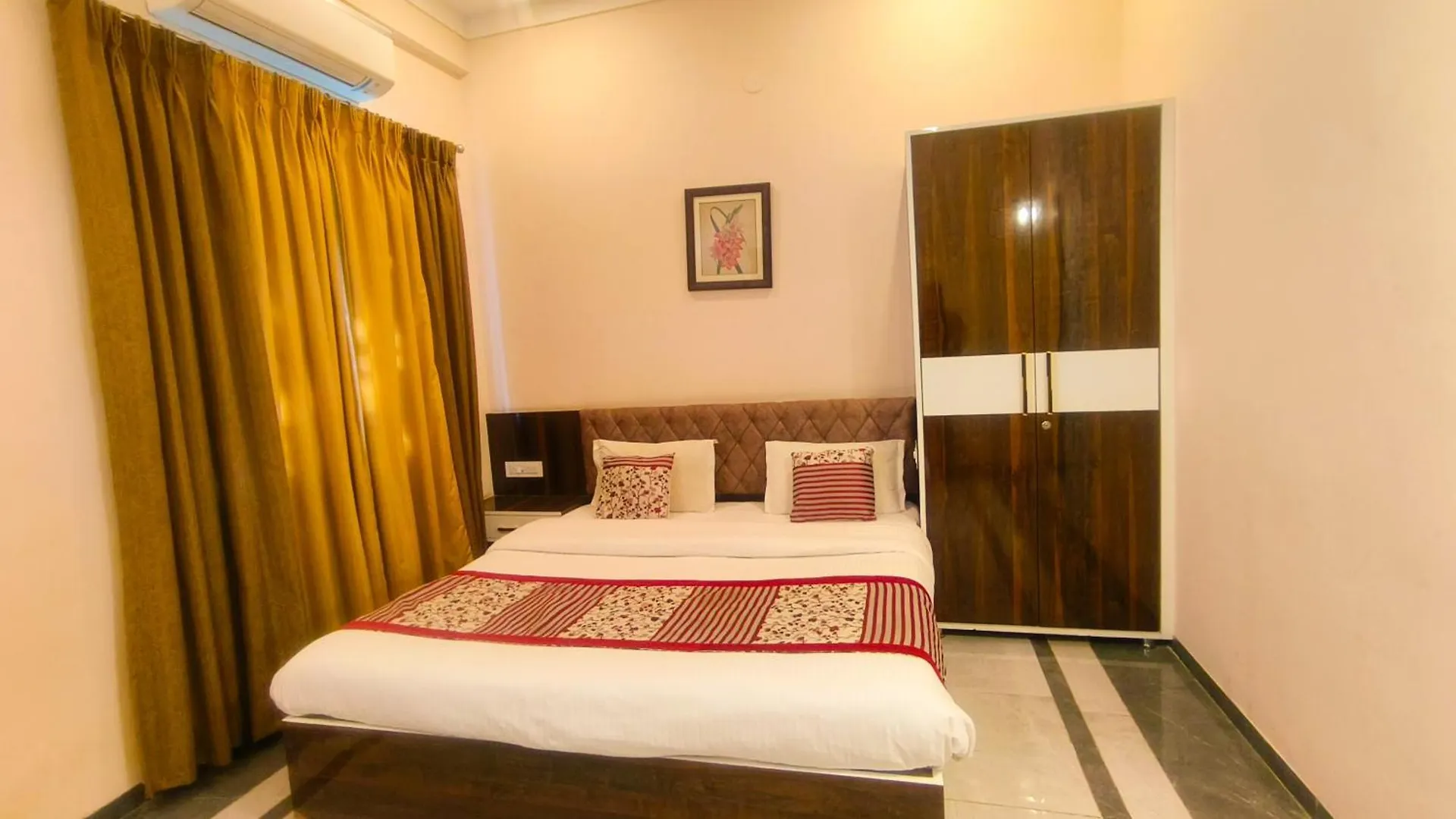 Hotel Jagat Villa Near Fatehsagar Lake 우다이푸르 3*,  인도
