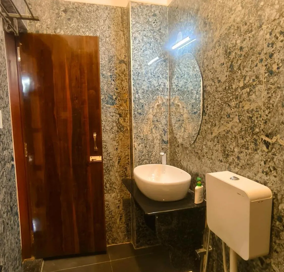 Hotel Jagat Villa Near Fatehsagar Lake 우다이푸르 3*,  인도